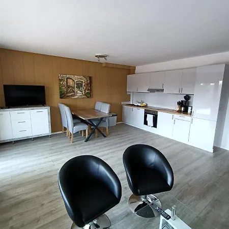 Dahlem Apartment *